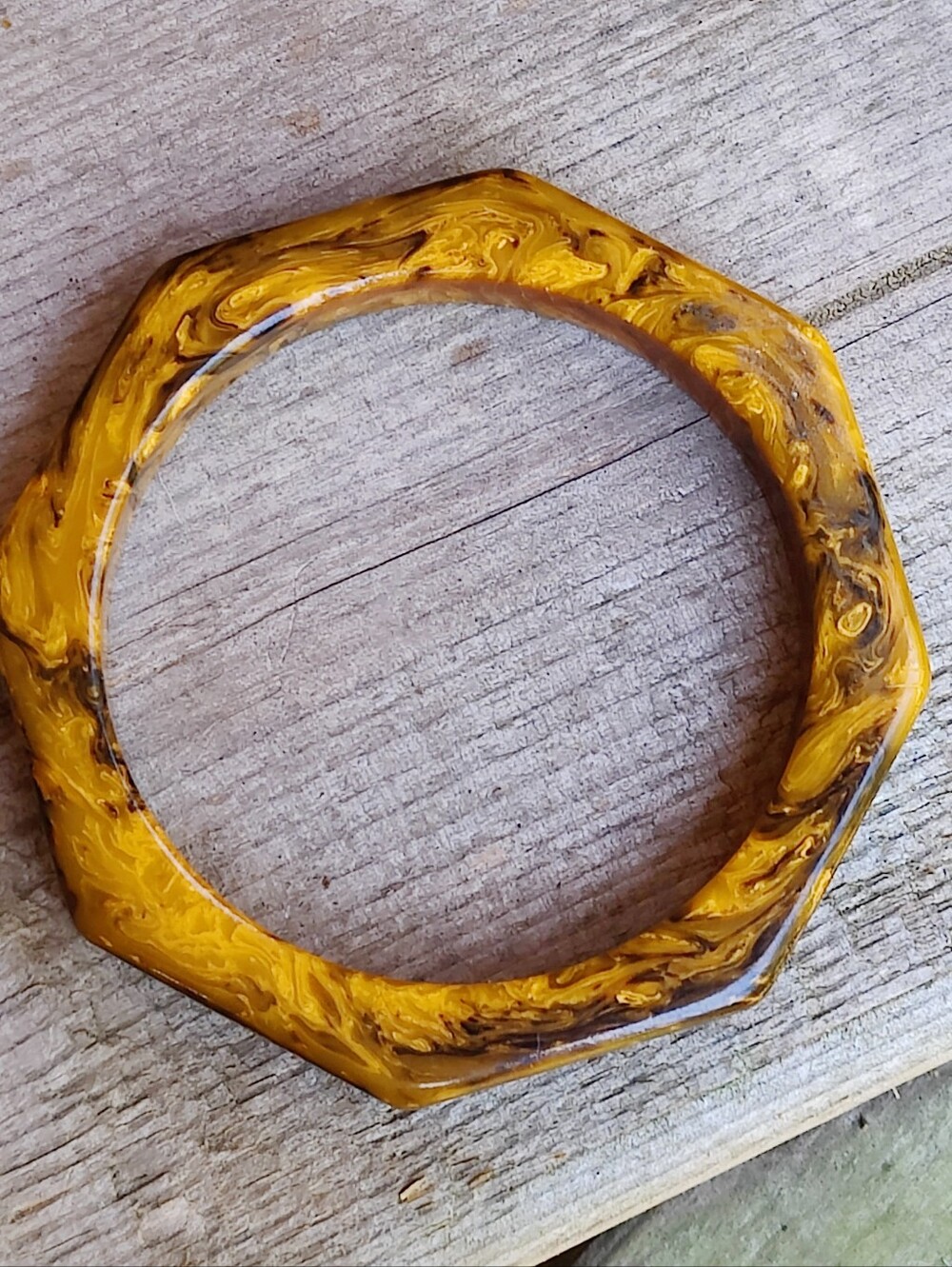 Vintage Bakelite Bangle Bracelet - Picture 2 of 5